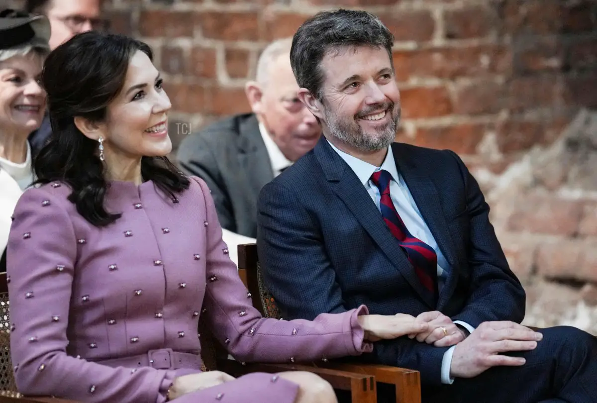 La Principessa Ereditiera Mary di Danimarca e il suo marito, il Principe Frederik, visitano Koldinghus per inaugurare l'esposizione 'Mary e le Principesse' il 31 gennaio 2022 a Kolding