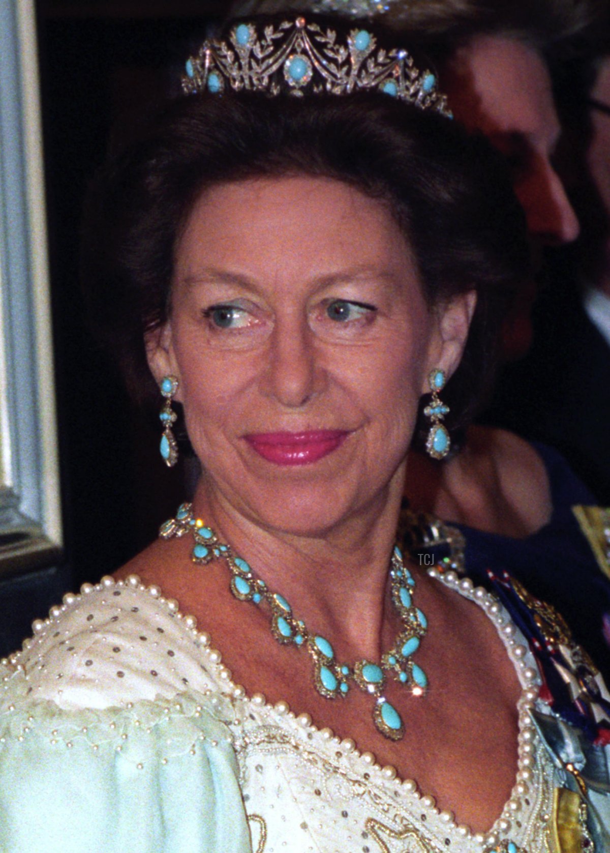 La Principessa Margaret prima di entrare nella sala da banchetto presso l'ambasciata portoghese a Londra, 1993