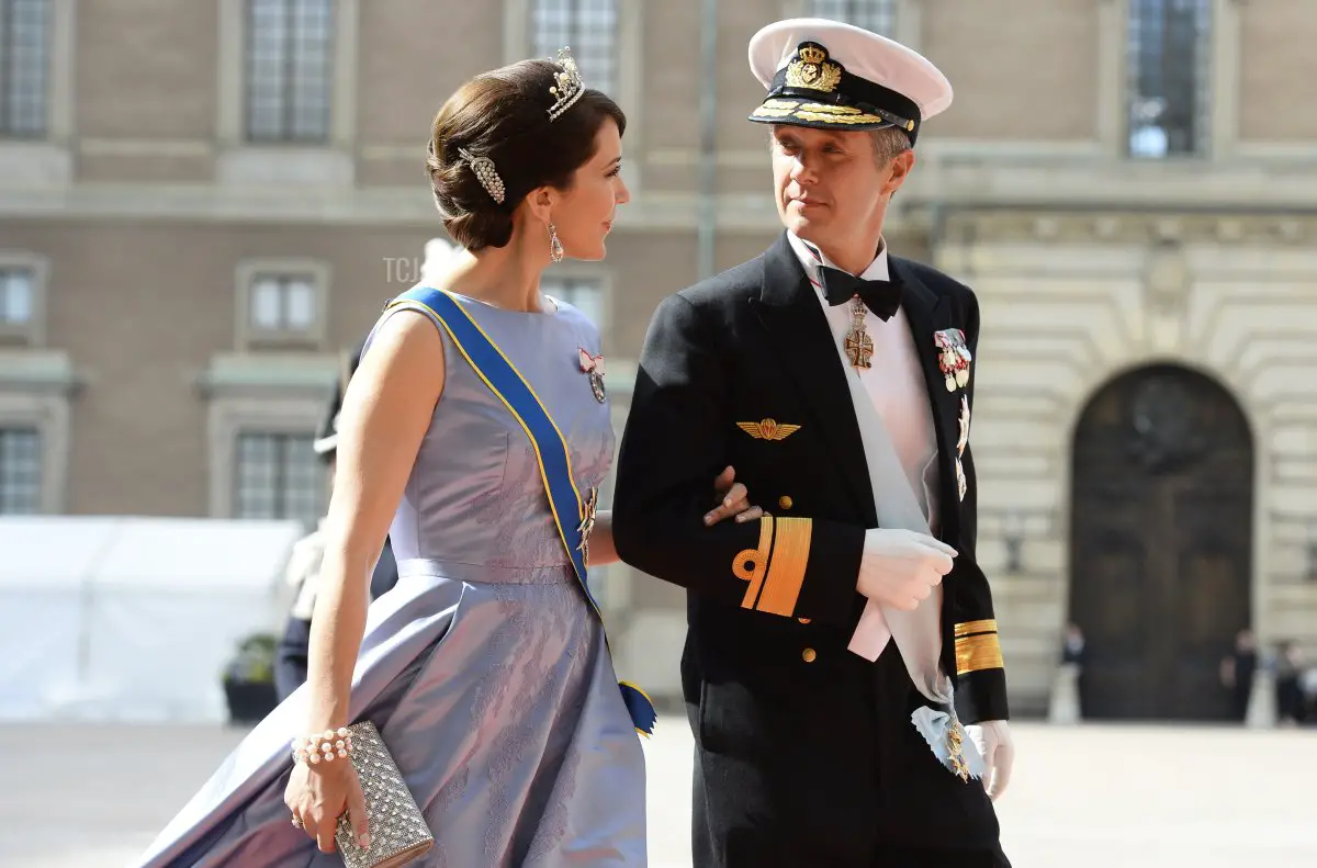 La Principessa Maria di Danimarca (a sinistra) e il Principe Frederik di Danimarca arrivano per il matrimonio del Principe Carl Philip di Svezia e Sofia Hellqvist al Palazzo di Stoccolma il 13 giungo 2015