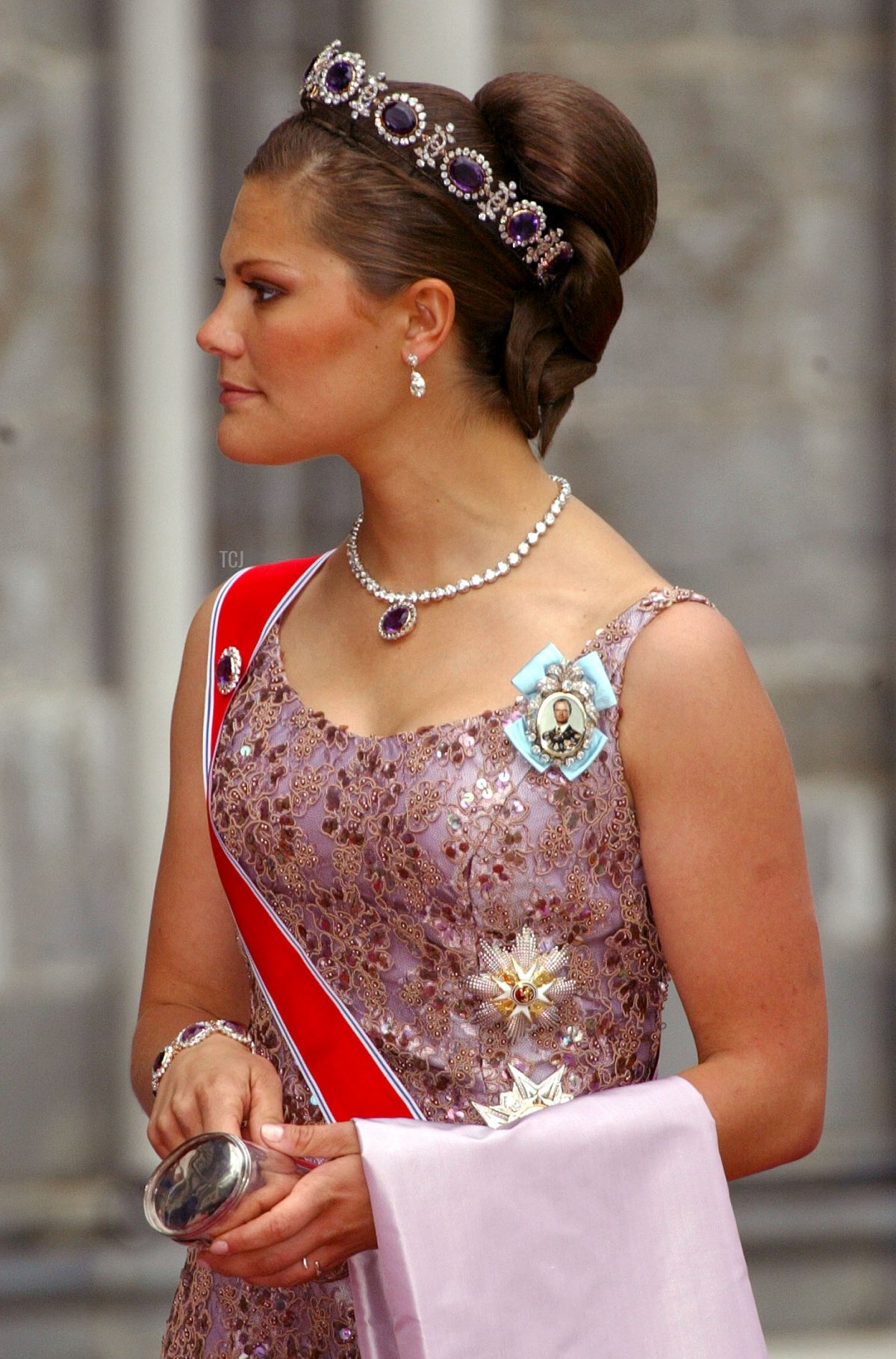 La Principessa Victoria di Svezia arriva per il matrimonio della Principessa Martha Louise di Norvegia e Ari Behn nella Cattedrale di Nidaros il 23 maggio 2002 a Trondheim, Norvegia