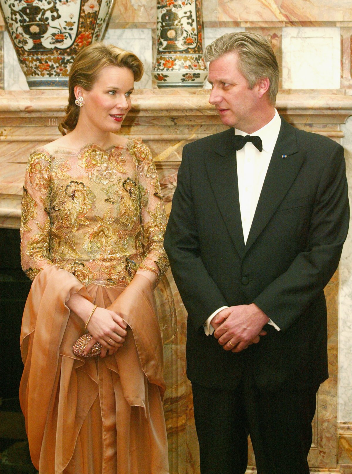 La Principessa Mathilde e il Principe Philippe, della Famiglia Reale del Belgio, partecipano a una cena di gala per il Presidente della Repubblica Ellenica, Constantinos Stephanopoulos, al Castello Reale il 1 febbraio 2005 a Laeken, Belgio