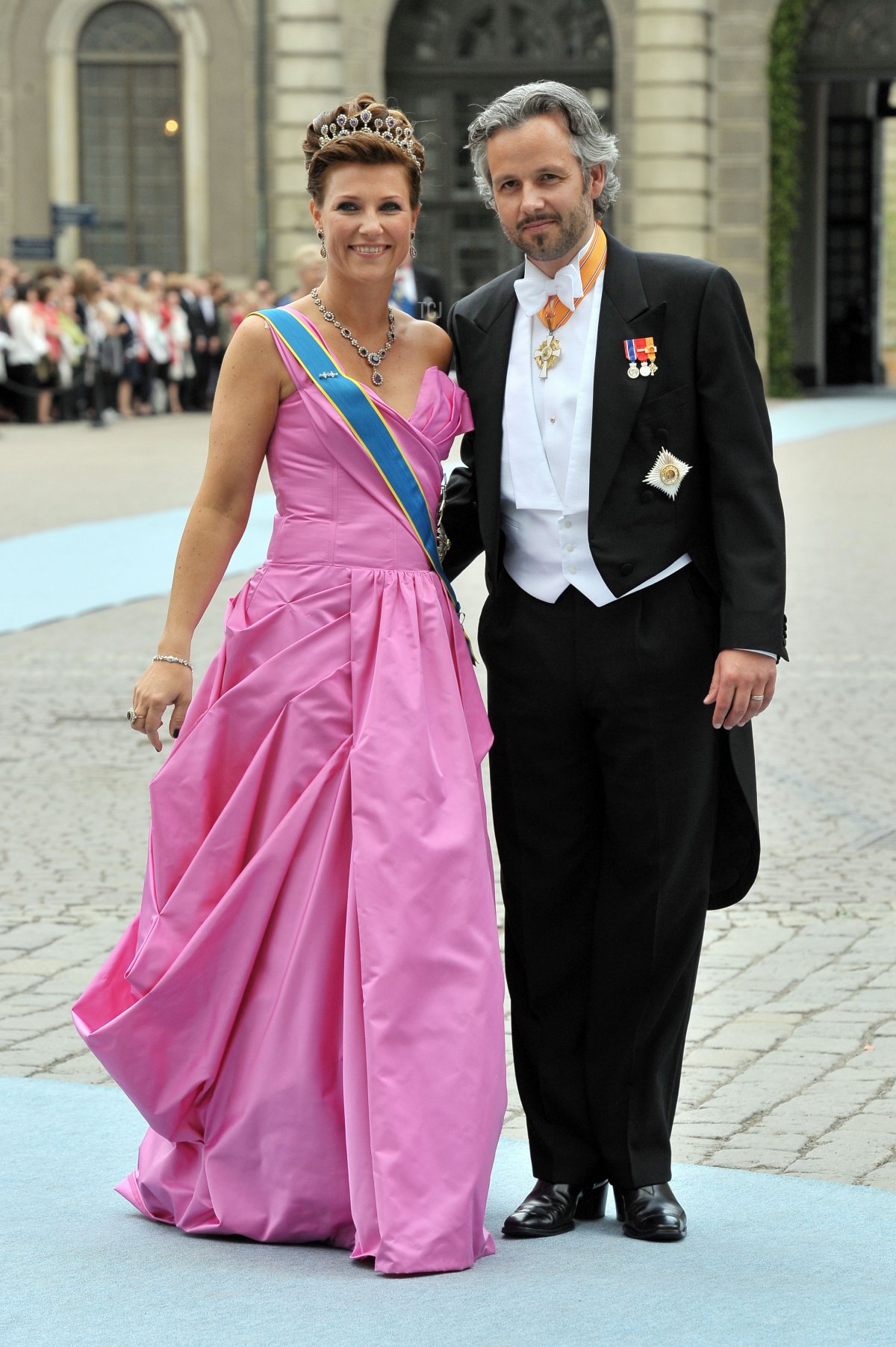 La principessa Martha Louise di Norvegia e il marito Ari Behn partecipano al matrimonio della principessa ereditiera Victoria di Svezia e Daniel Westling il 19 giugno 2010 a Stoccolma, Svezia