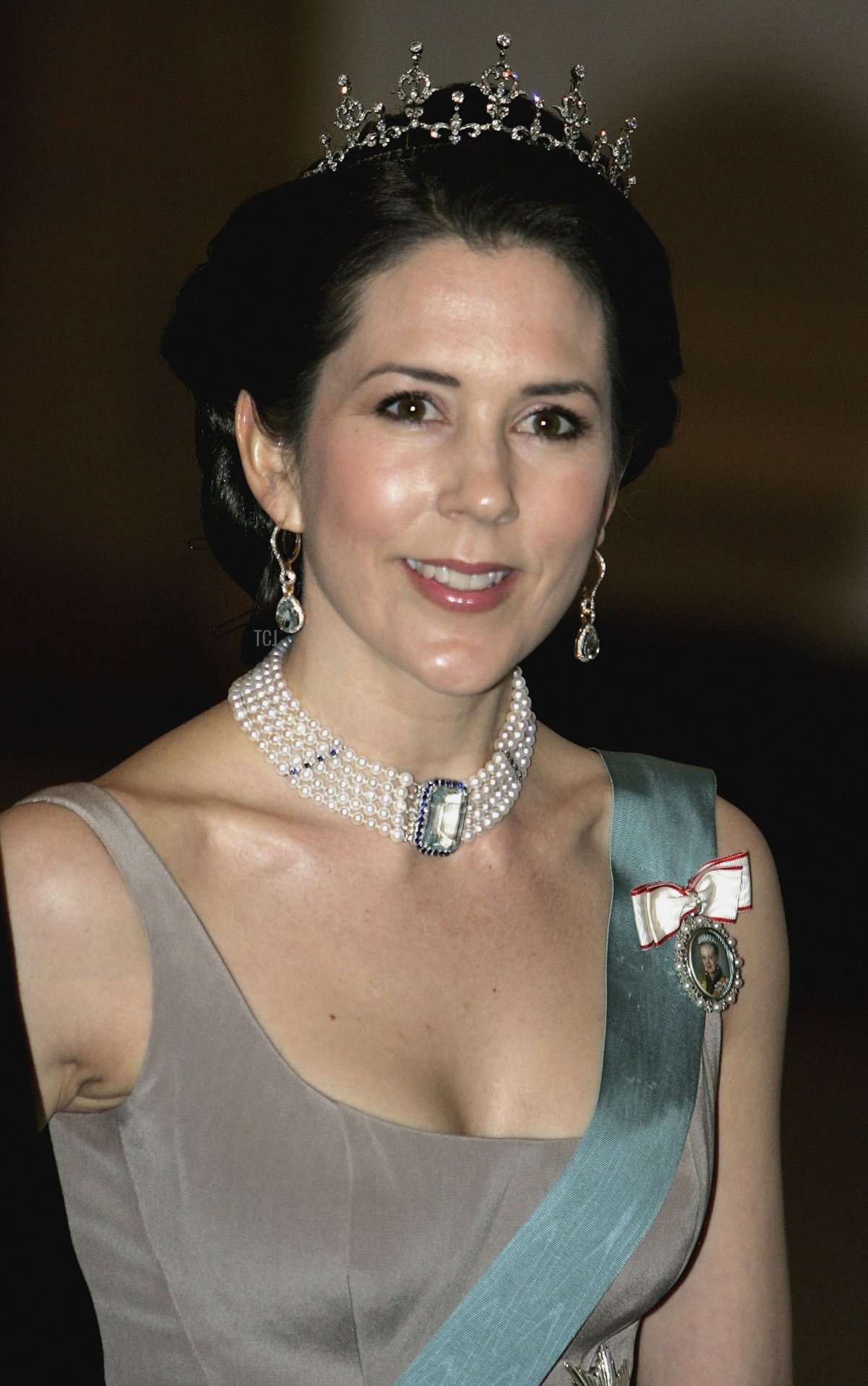 La Principessa Mary di Danimarca arriva alla Cena di Gala al Palazzo Reale per celebrare il 60° compleanno del Re Carl XVI Gustaf di Svezia il 30 aprile 2006 a Stoccolma, Svezia