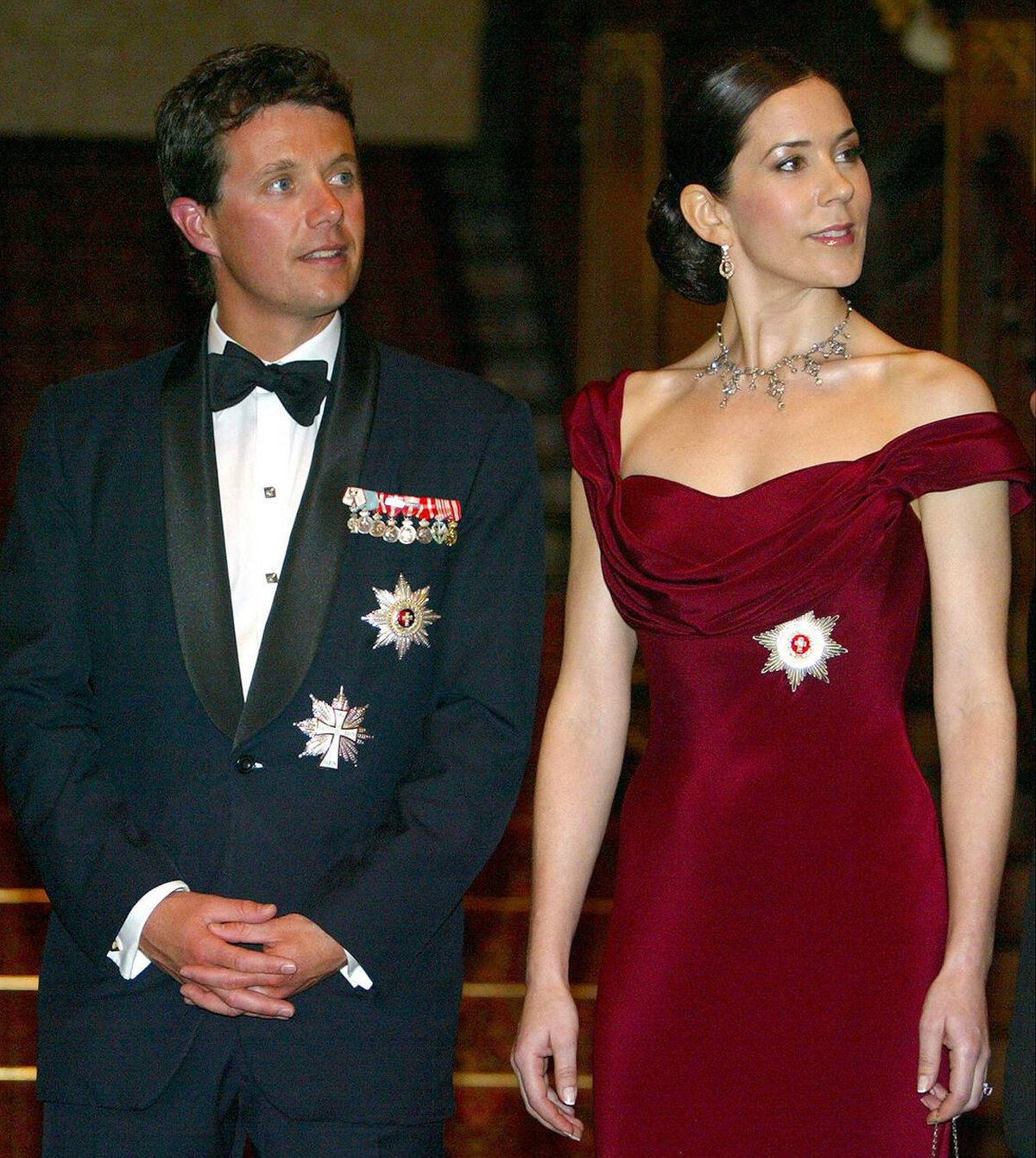 Il Principe ereditario Frederik e la Principessa Mary partecipano a una cena presso la Residenza del Governatore a Sydney, Australia, il 3 marzo 2005 (Associated Press/Alamy)