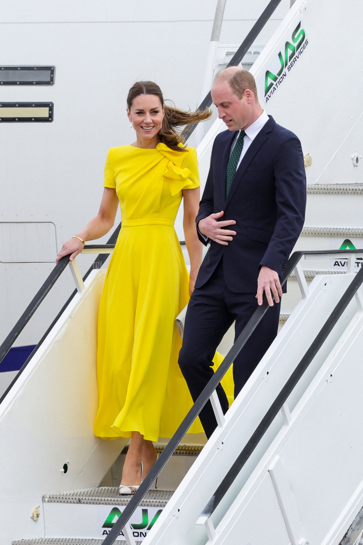 Catherine, Duchessa di Cambridge e il Principe William, Duca di Cambridge arrivano all'Aeroporto Internazionale Norman Manley il 22 marzo 2022 a Kingston, Giamaica