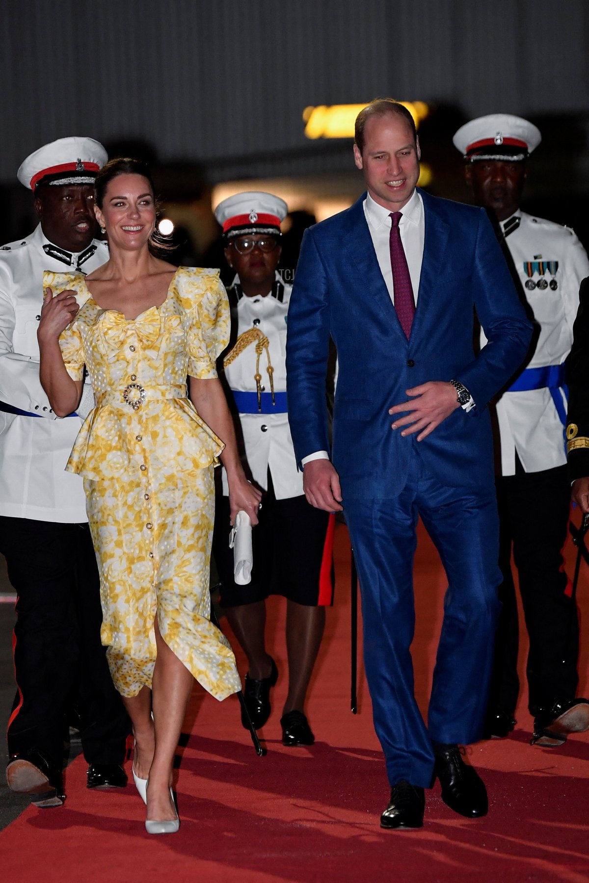 Catherine, Duchessa di Cambridge e Principe William alla cerimonia di partenza all'Aeroporto Internazionale Lynden Pindling