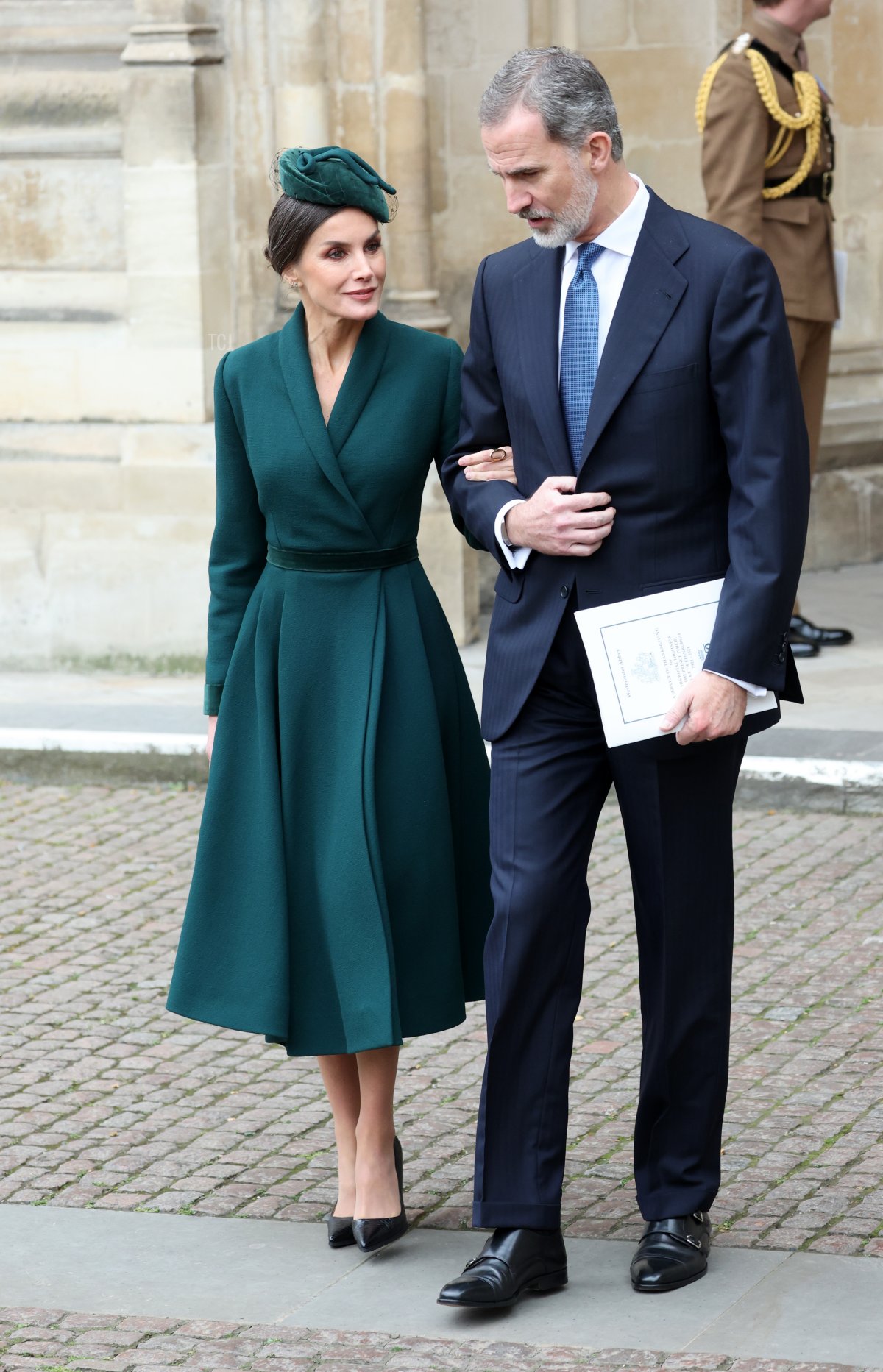 La Regina Letizia di Spagna e il Re Felipe VI di Spagna lasciano il servizio commemorativo per il Duca di Edimburgo presso l'Abbazia di Westminster il 29 marzo 2022 a Londra, Inghilterra