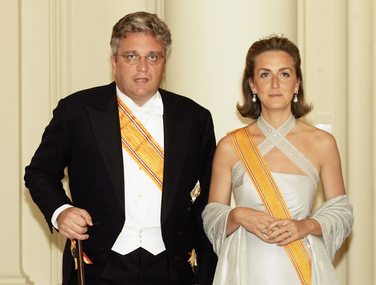 Il Principe Laurent e la Principessa Claire del Belgio partecipano a un banchetto di stato tenuto a Laeken per la Regina dei Paesi Bassi in visita il 20 giugno 2006 (Mark Renders/Getty Images)