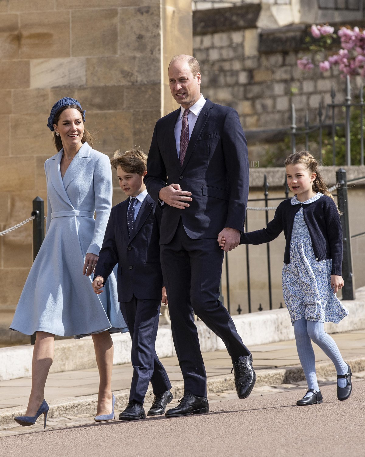 Il Principe William, Duca di Cambridge, e Catherine, Duchessa di Cambridge, partecipano al servizio di Mattutino di Pasqua presso la Cappella di St George al Castello di Windsor il 17 aprile 2022 a Windsor, Inghilterra