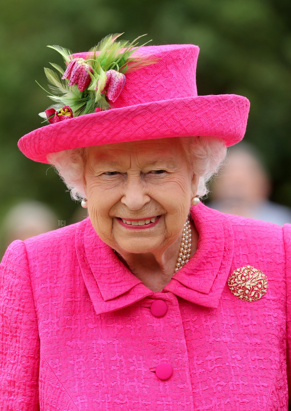 La regina Elisabetta II durante una visita al NIAB, (National Institute of Agricultural Botany) il 9 luglio 2019 a Cambridge, Inghilterra