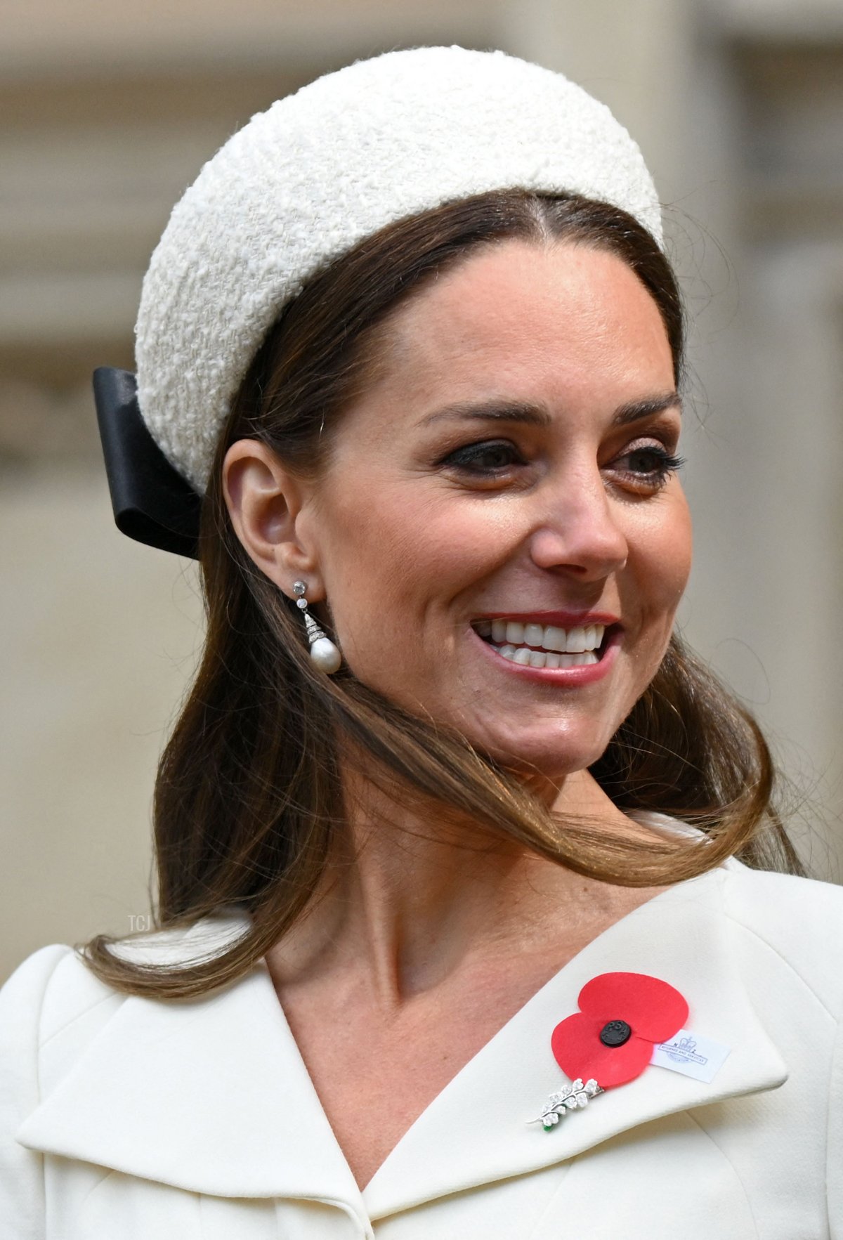 Catherine, Duchessa di Cambridge, lascia la cerimonia di commemorazione e ringraziamento per il Giorno di Anzac all'Abbazia di Westminster a Londra il 25 aprile 2022