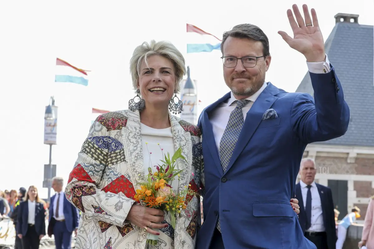 Principessa Laurentien (L) e Principe Constantijn dei Paesi Bassi partecipano a un raduno per il Giorno del Re a Maastricht, il 27 aprile 2022