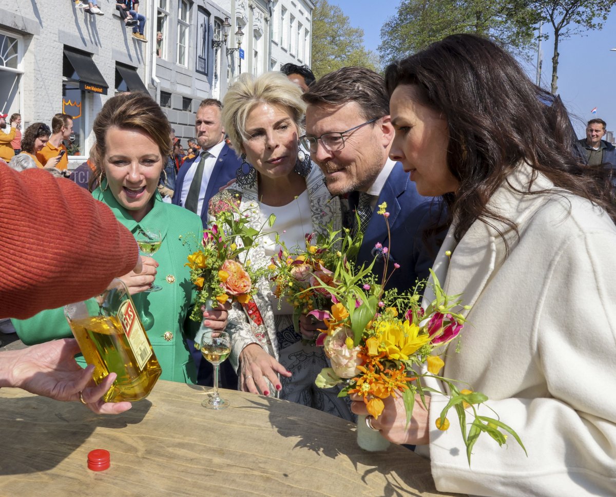 Principessa Anette, Principessa Laurentien, Principe Constantijn, Principessa Anita dei Paesi Bassi durante un raduno per il Giorno del Re a Maastricht, il 27 aprile 2022