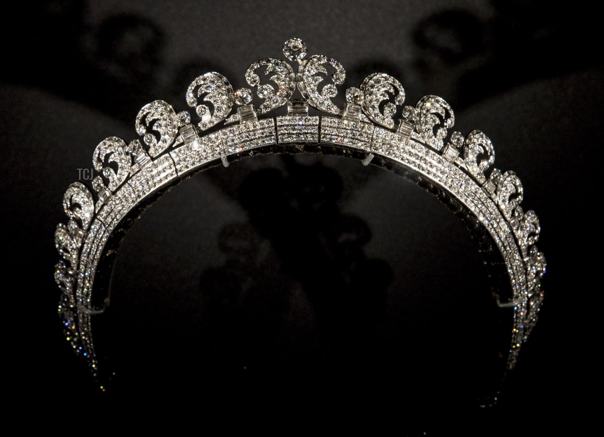 La Halo Tiara prestata da Sua Maestà la Regina Elisabetta II esposta alla Cartier: The Exhibition Media Preview presso la National Gallery of Australia il 28 marzo 2018 a Canberra, Australia