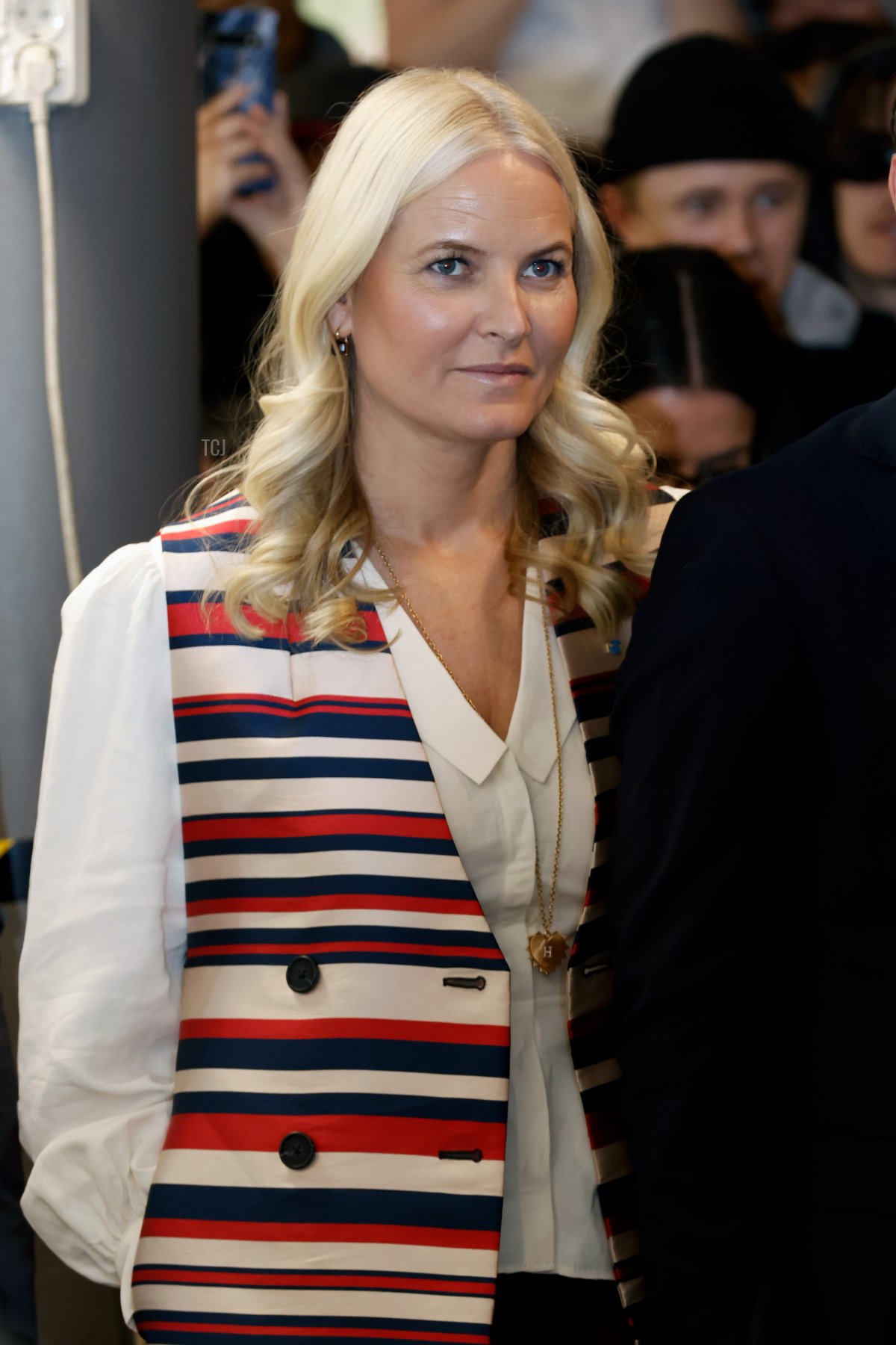 La Principessa Mette-Marit di Norvegia visita la Fondazione Fryshuset il 3 maggio 2022 a Stoccolma, Svezia