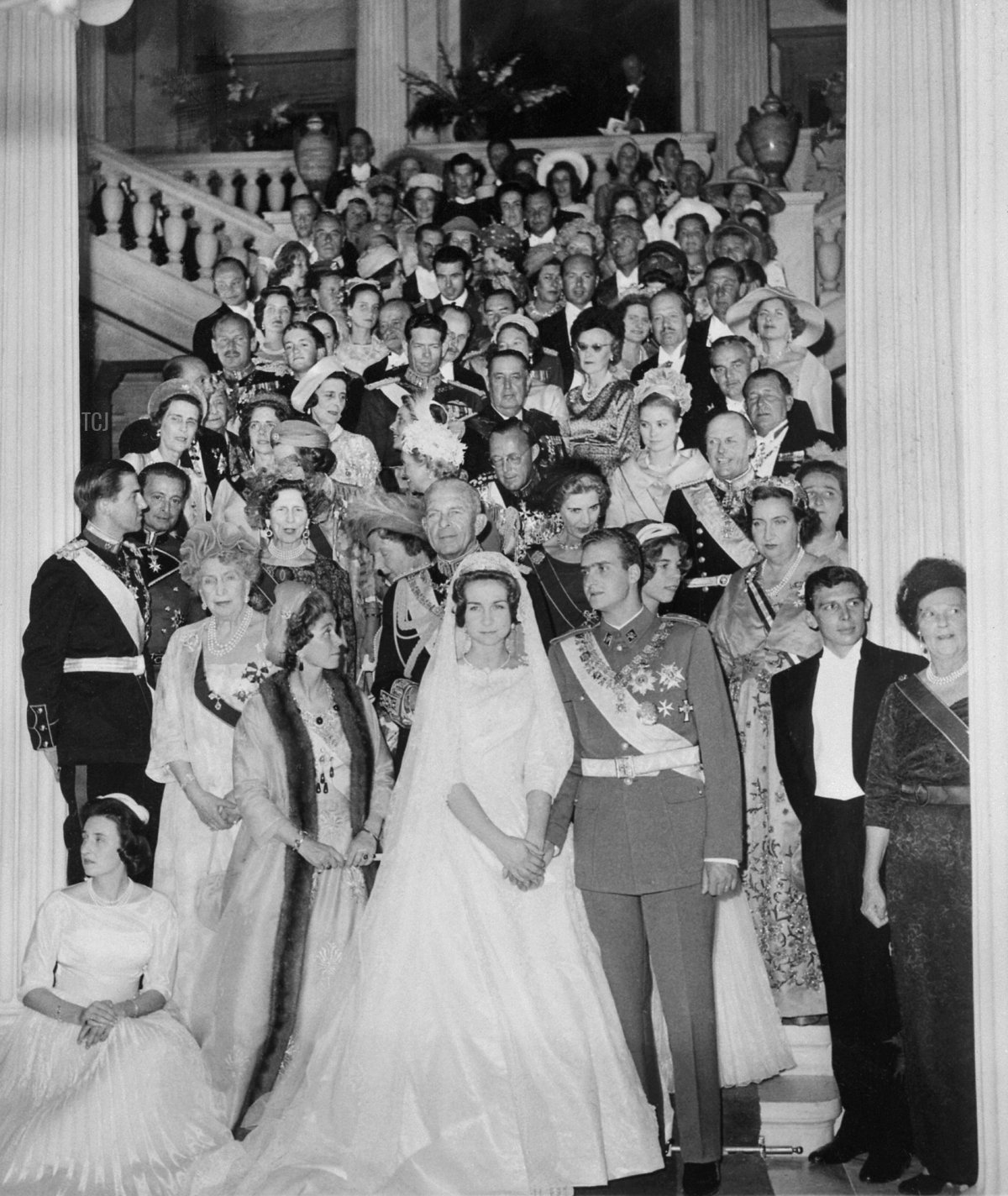 Il Principe Juan Carlos di Spagna e sua moglie la Principessa Sofia di Grecia, ritratti il 14 maggio 1962 ad Atene durante il loro matrimonio