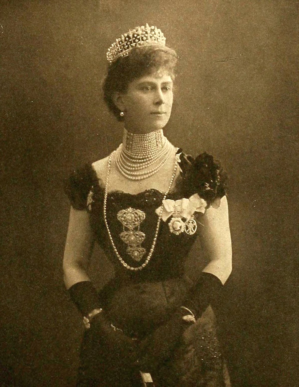 Queen Mary, photographed by W. & D. Downey in a session ahead of the royal tour of Canada in 1901