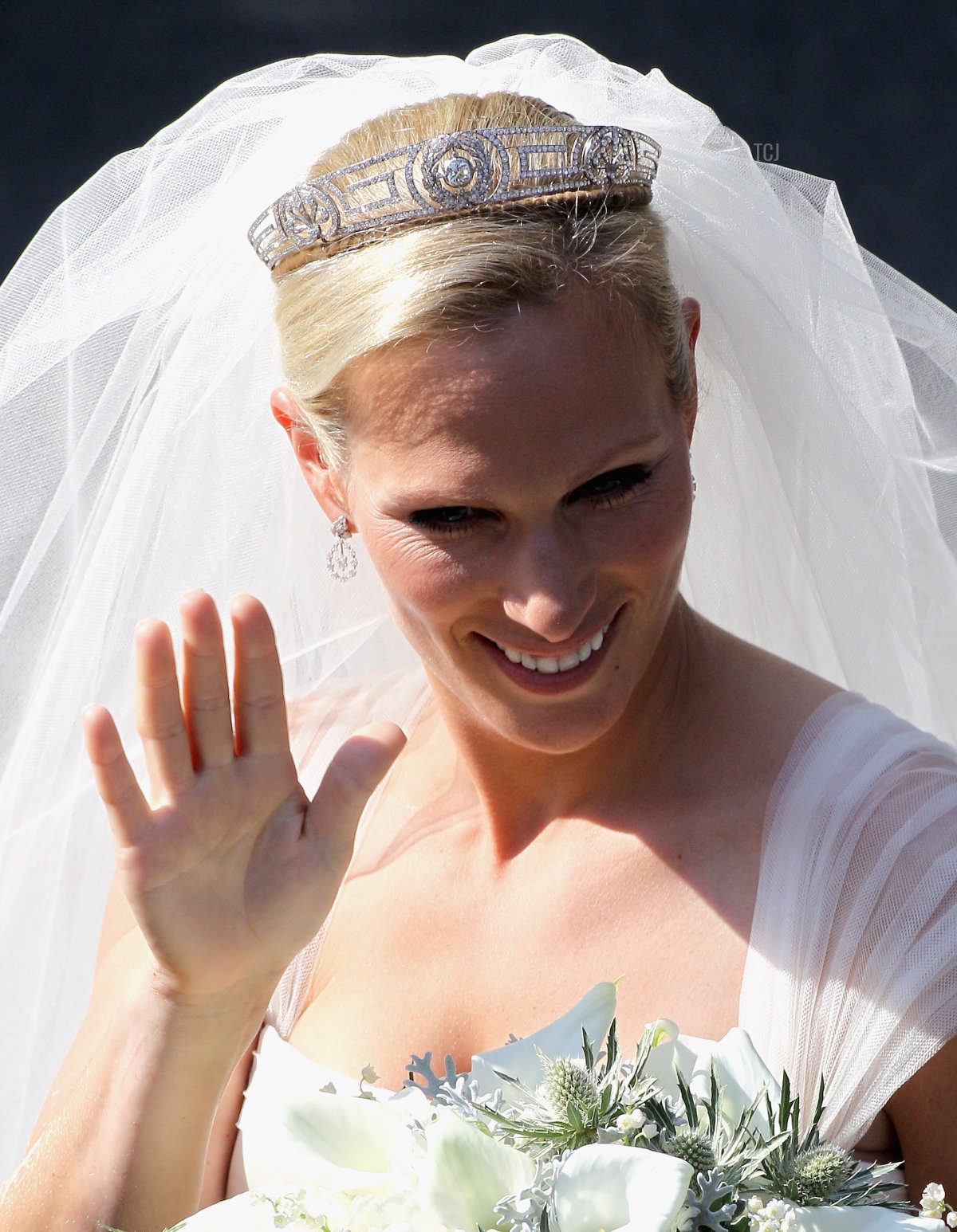 Zara Phillips lascia il Canongate Kirk nel pomeriggio del suo matrimonio con Mike Tindall il 30 luglio 2011 a Edimburgo, Scozia