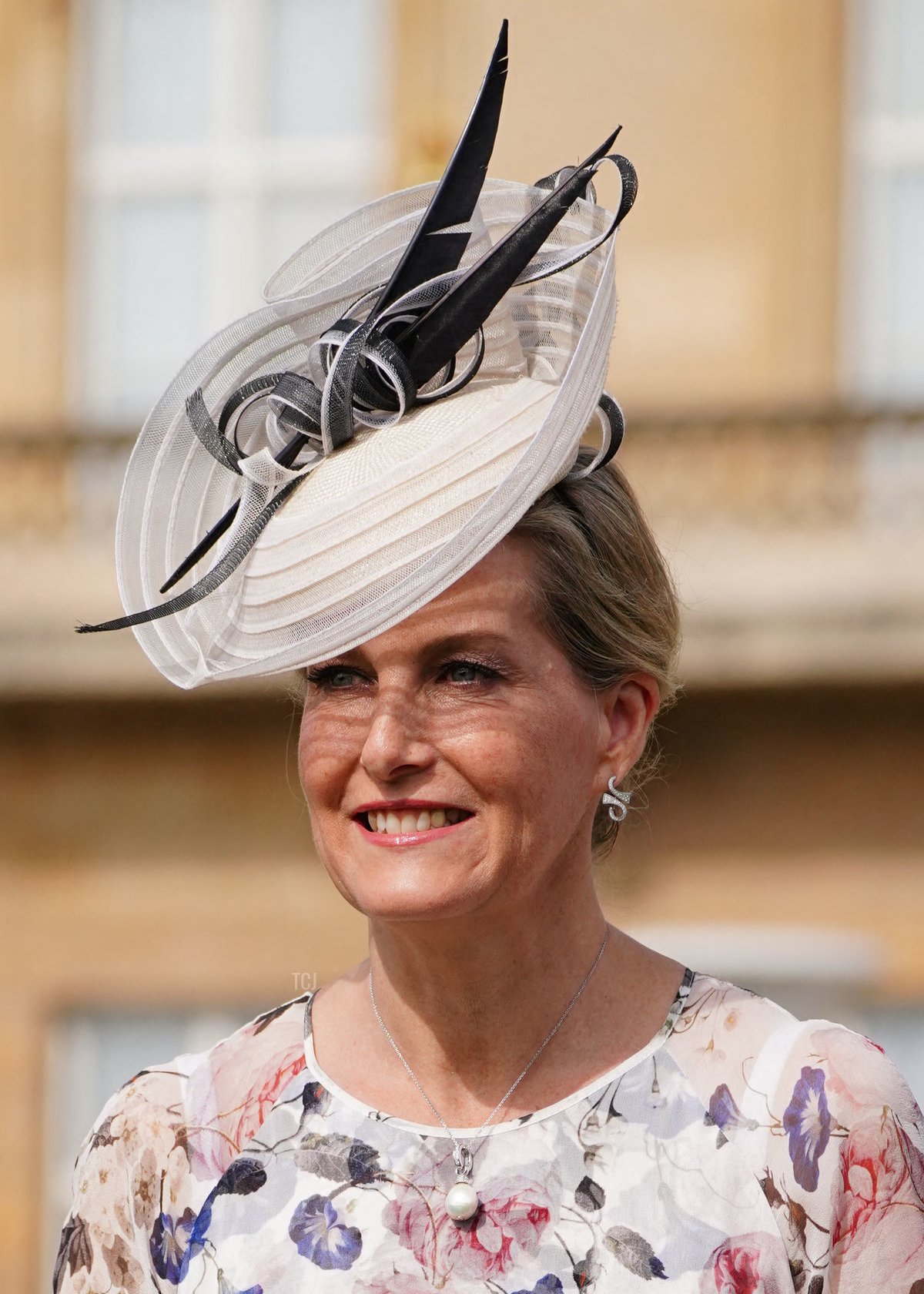 Sophie, contessa di Wessex, partecipa a una festa di giardino reale a Buckingham Palace a Londra il 18 maggio 2022