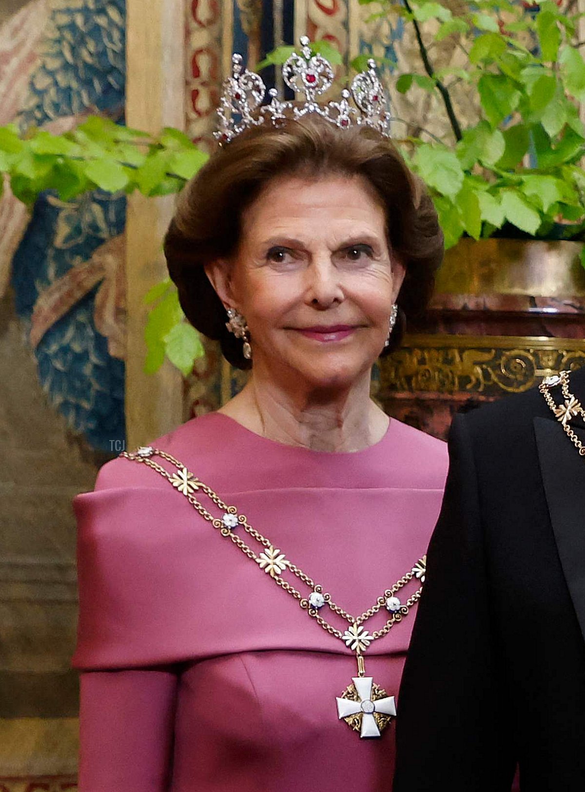 Il re Carl XVI Gustaf di Svezia, il presidente finlandese Sauli Niinisto e sua moglie Jenni Haukio e la regina Silvia di Svezia arrivano al Palazzo Reale per una cena di stato in onore del presidente della Finlandia a Stoccolma il 17 maggio 2022