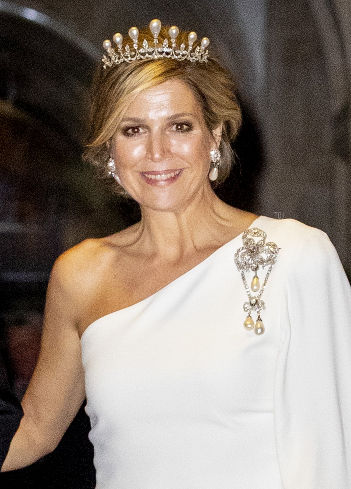 La regina Maxima dei Paesi Bassi lascia il Palazzo Reale dopo il gala annuale per il Corpo Diplomatico il 9 aprile 2019 ad Amsterdam, Paesi Bassi