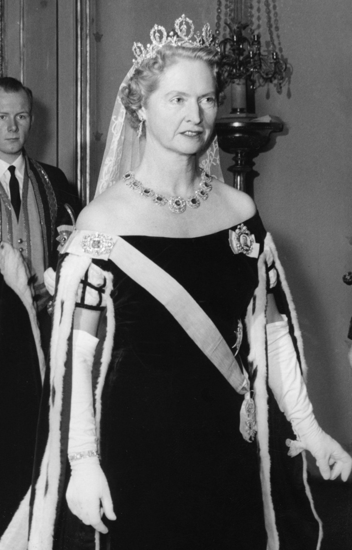 La Principessa Sibylla di Svezia partecipa all'apertura del Riksdag a Stoccolma nel 1957 (Heritage Image Partnership Ltd/Alamy)