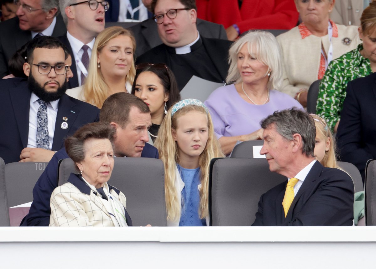 Peter Phillips e la sua famiglia durante il Platinum Pageant