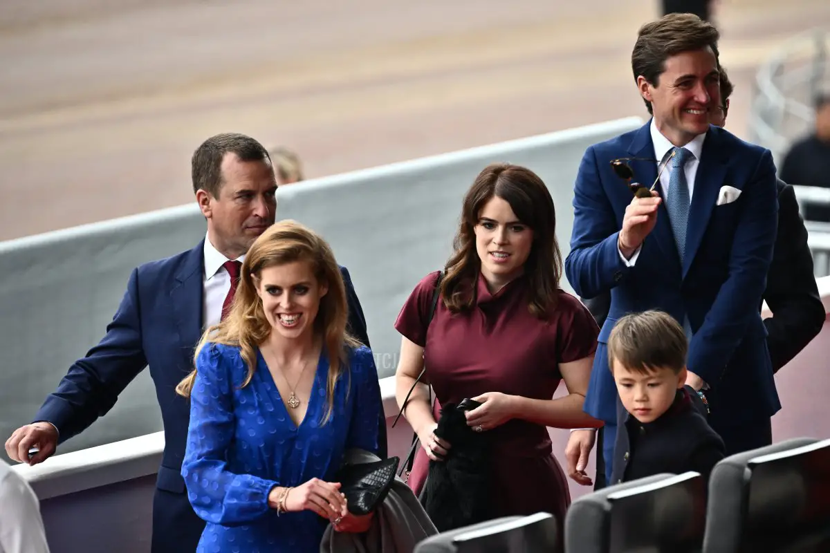 Le principesse Beatrice ed Eugenia di York durante il Platinum Pageant