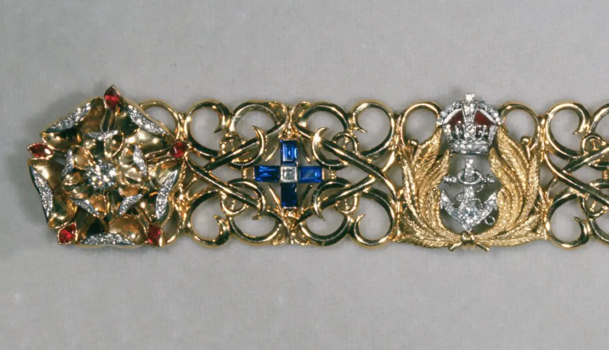 Il Bracciale del Quinto Anniversario di Nozze della Regina