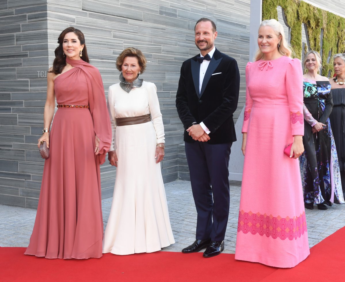 La Principessa Maria, la Regina Sonja, il Principe Ereditario Haakon e la Principessa Ereditaria Mette-Marit partecipano a una cena ufficiale in concomitanza con l'apertura del nuovo Museo Nazionale il 10 Giugno 2022 a Oslo, Norvegia