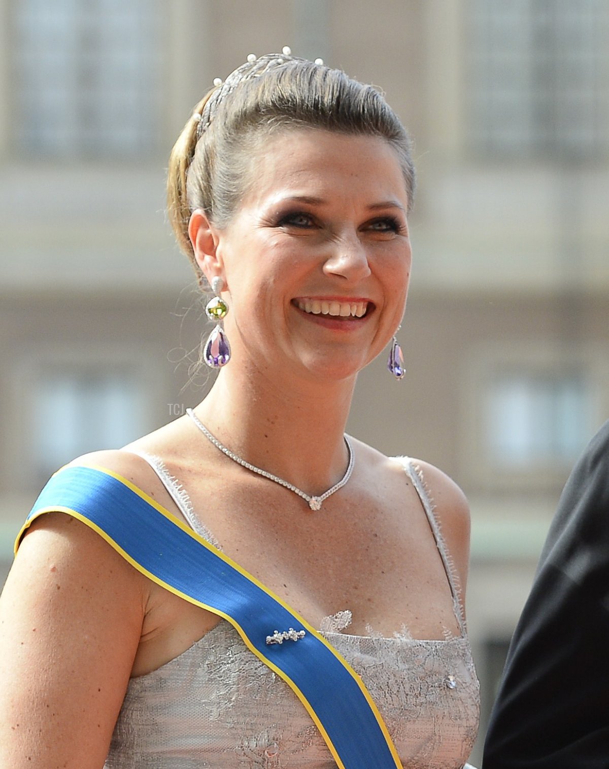 La principessa Martha Louise e Ari Behn arrivano per il matrimonio tra il principe Carl Philip di Svezia e Sofia Hellqvist presso il Palazzo di Stoccolma il 13 giugno 2015