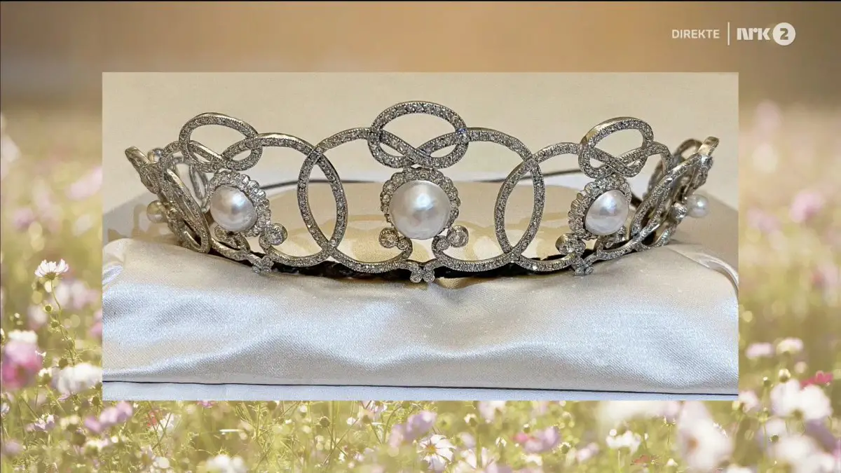 The Boucheron Pearl Circle Tiara