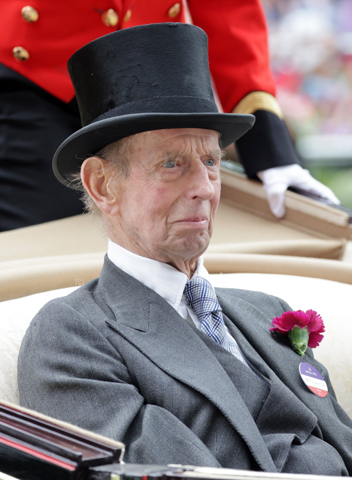 Il Principe Edoardo, Duca di Kent arriva nel parco parata sul carro reale durante Royal Ascot 2022 all'ippodromo di Ascot il 18 giugno 2022 ad Ascot, Inghilterra