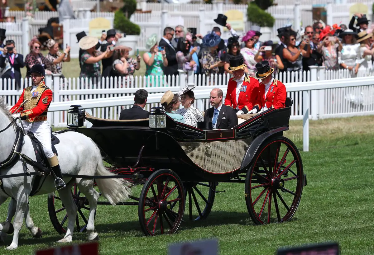 La Duchessa di Cambridge e il Duca di Cambridge arrivano il quarto giorno di Royal Ascot 2022 all'ippodromo di Ascot il 17 giugno 2022 ad Ascot, Inghilterra