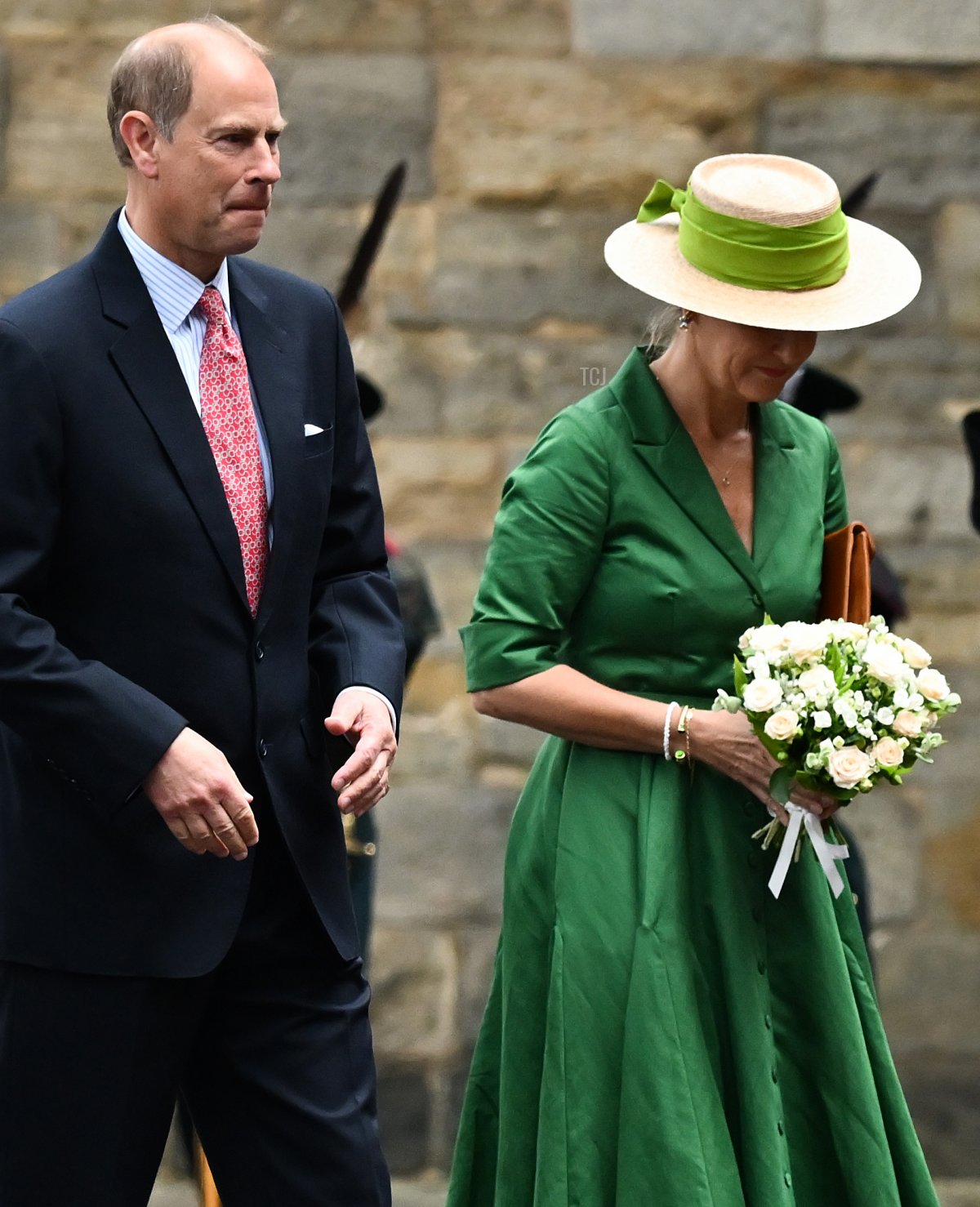 Sophie, Contessa di Wessex, il Principe Edoardo e la Regina Elisabetta II durante la Cerimonia delle Chiavi a Holyroodhouse il 27 Giugno 2022 a Edimburgo, Scozia