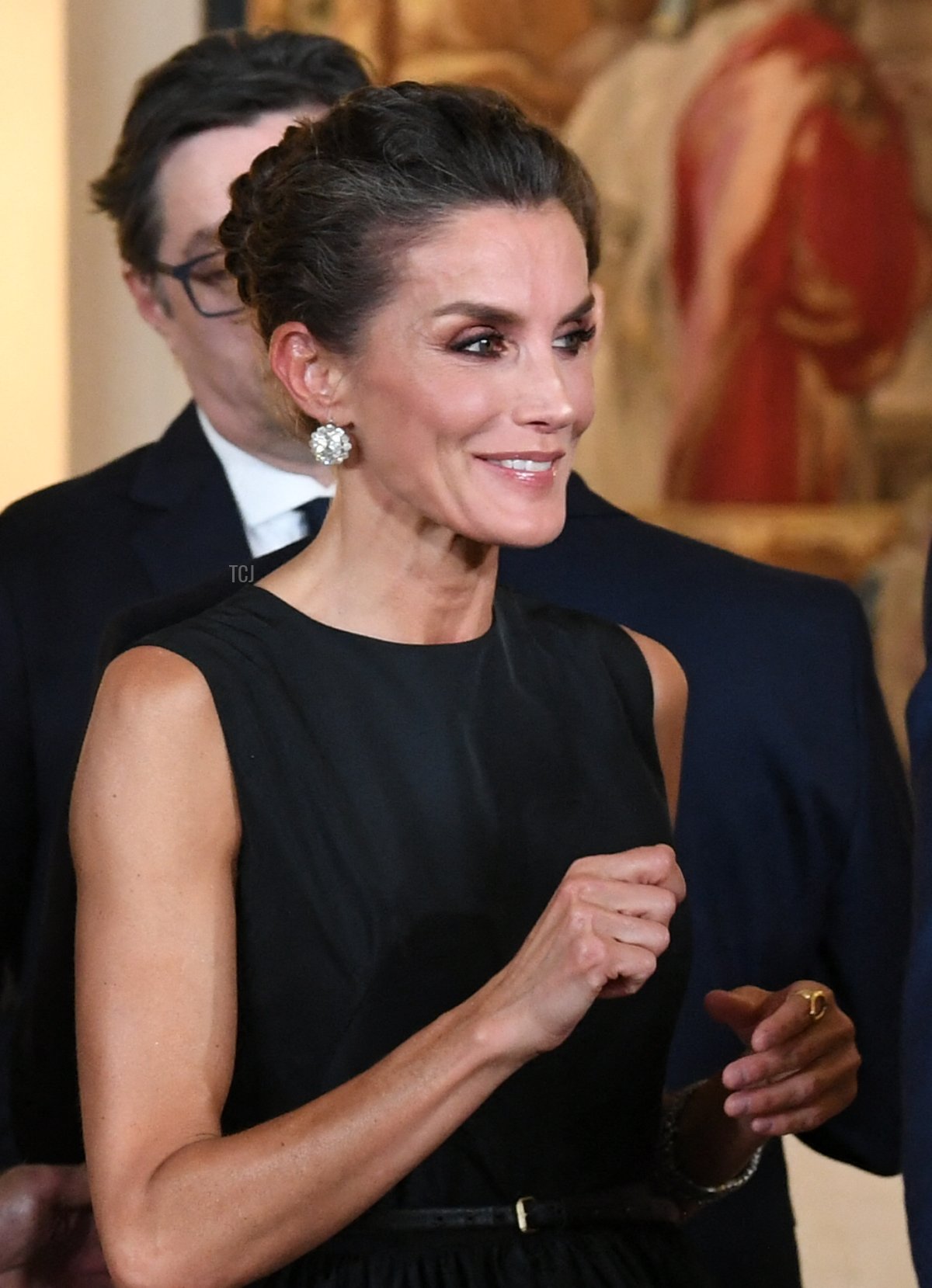 Il presidente degli Stati Uniti Joe Biden e la regina Letizia di Spagna lasciano dopo una foto di famiglia prima di una cena ospitata dalla coppia reale spagnola con coloro invitati al programma ufficiale del vertice NATO al Palazzo Reale di Madrid, il 28 giugno 2022