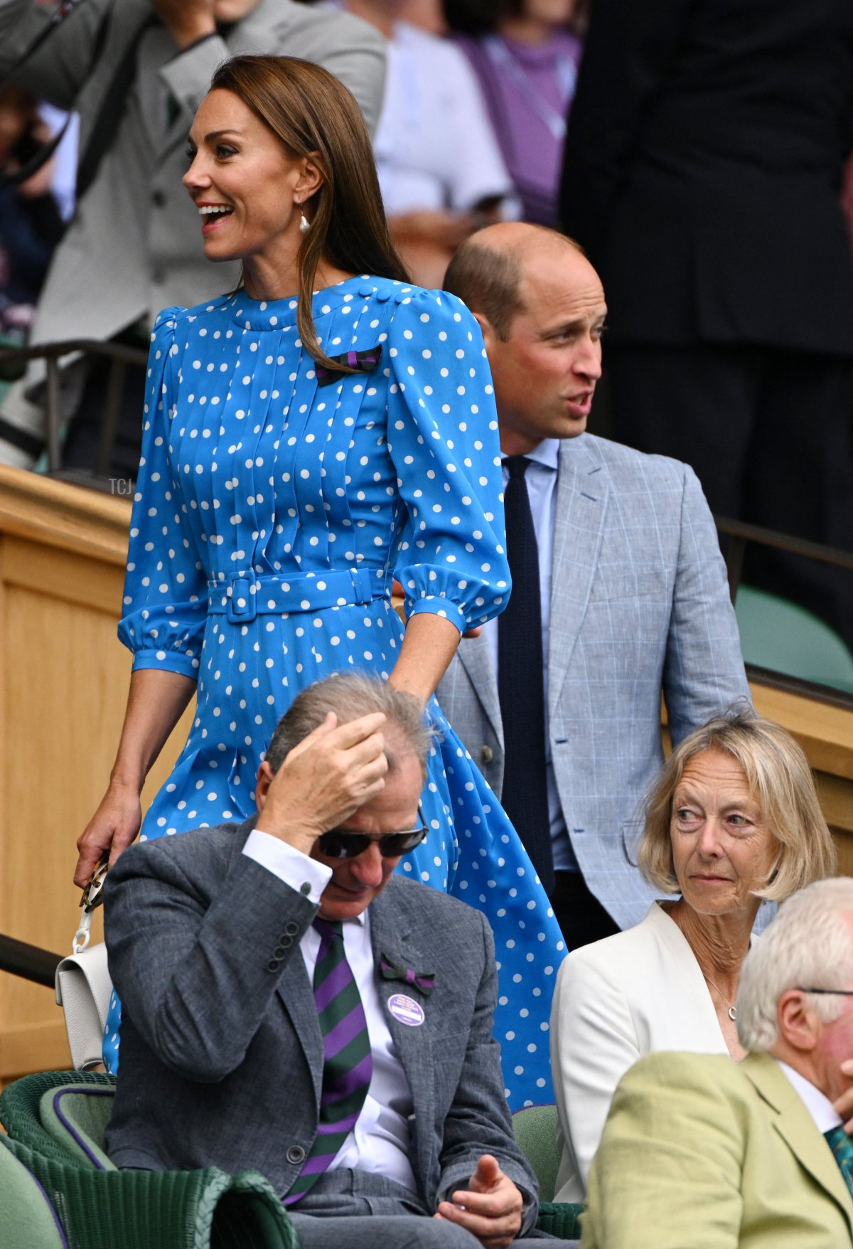 Catherine, Duchessa di Cambridge (sinistra) e il Principe William, Duca di Cambridge, arrivano alla Royal Box prima dell'inizio del match di quarti di finale di singolare maschile tra Novak Djokovic e Jannik Sinner durante il nono giorno dei Campionati di Wimbledon 2022