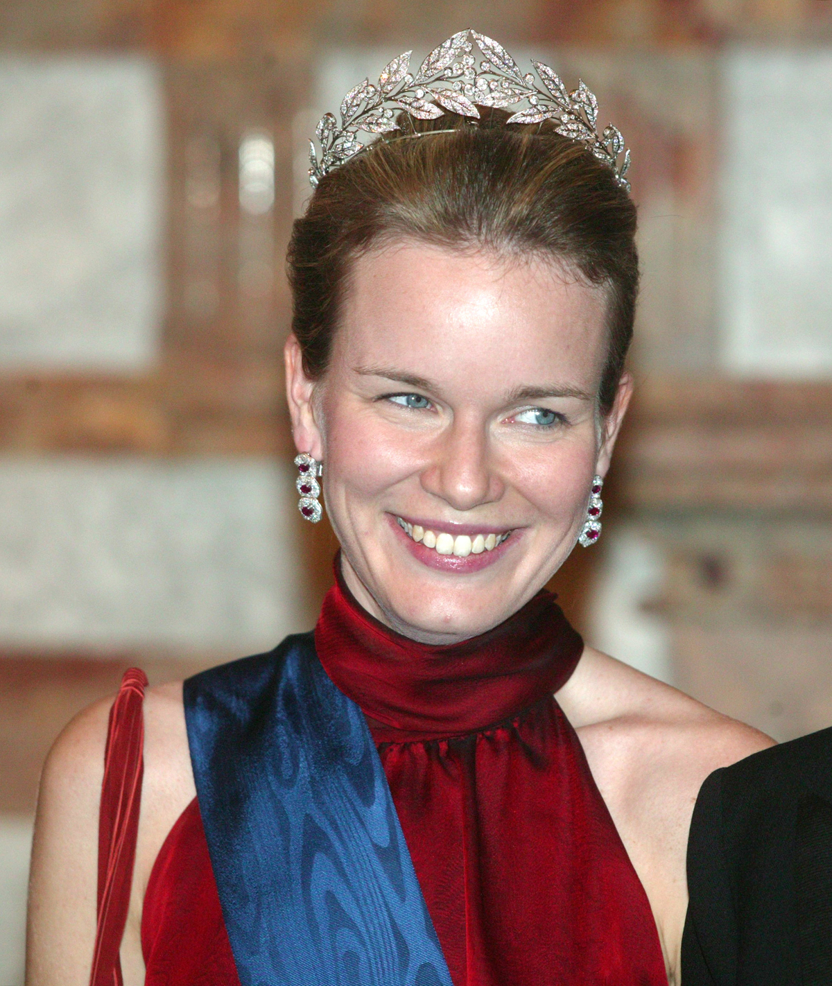 La Duchessa di Brabant partecipa a un banchetto di Stato a Laeken per il Presidente della Polonia il 26 ottobre 2004 (Mark Renders/Getty Images)