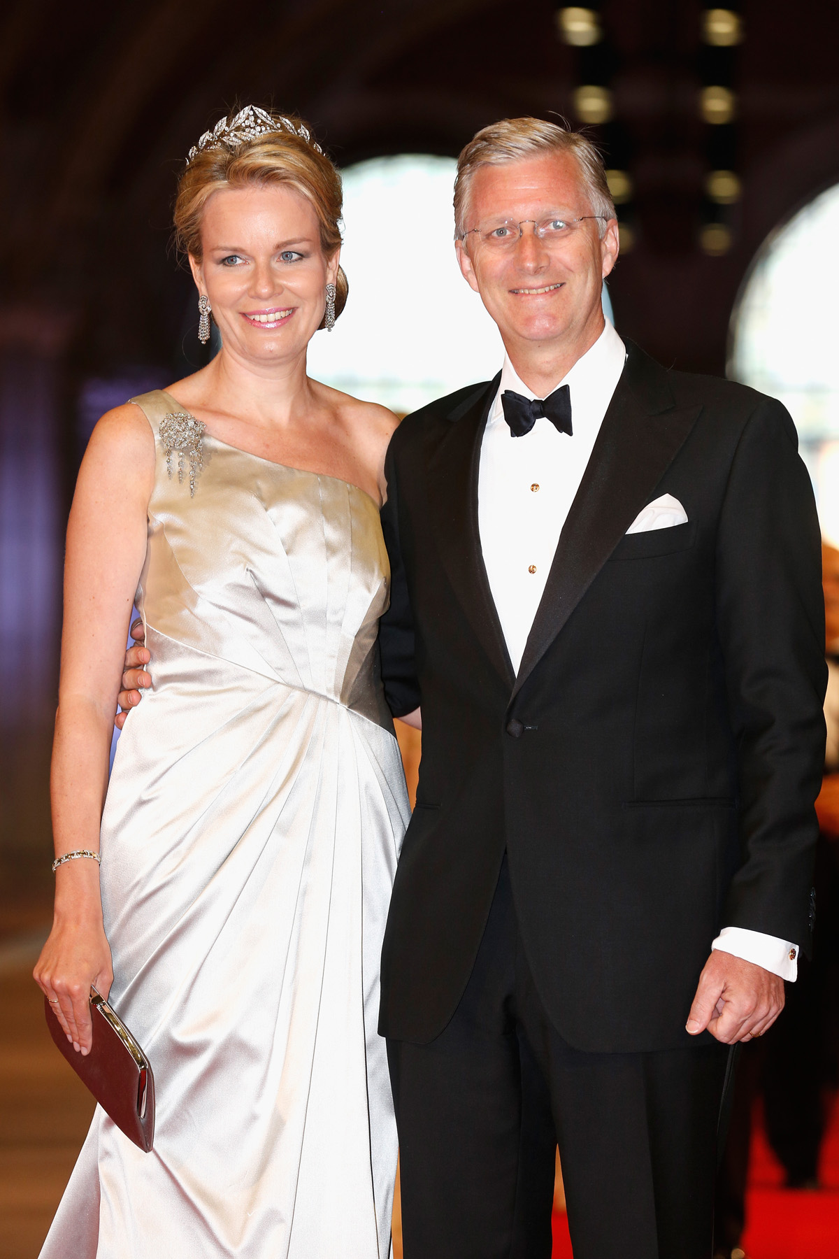 Il Duca e la Duchessa di Brabant partecipano a una cena di gala al Rijksmuseum di Amsterdam la vigilia dell'abdicazione della Regina Beatrix dei Paesi Bassi e dell'inaugurazione di suo figlio, il Re Willem-Alexander, 29 aprile 2013 (Michel Porro/Getty Images)