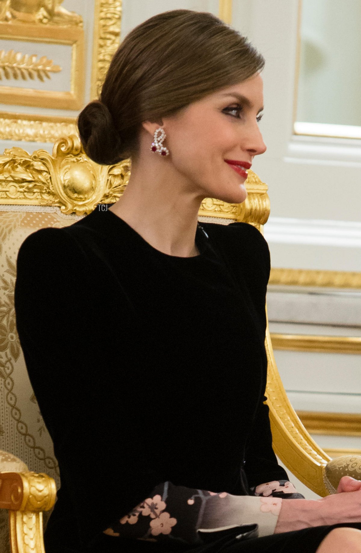 La regina Letizia di Spagna alla cena di gala durante la visita ufficiale in Giappone a Tokyo giovedì 6 aprile 2017