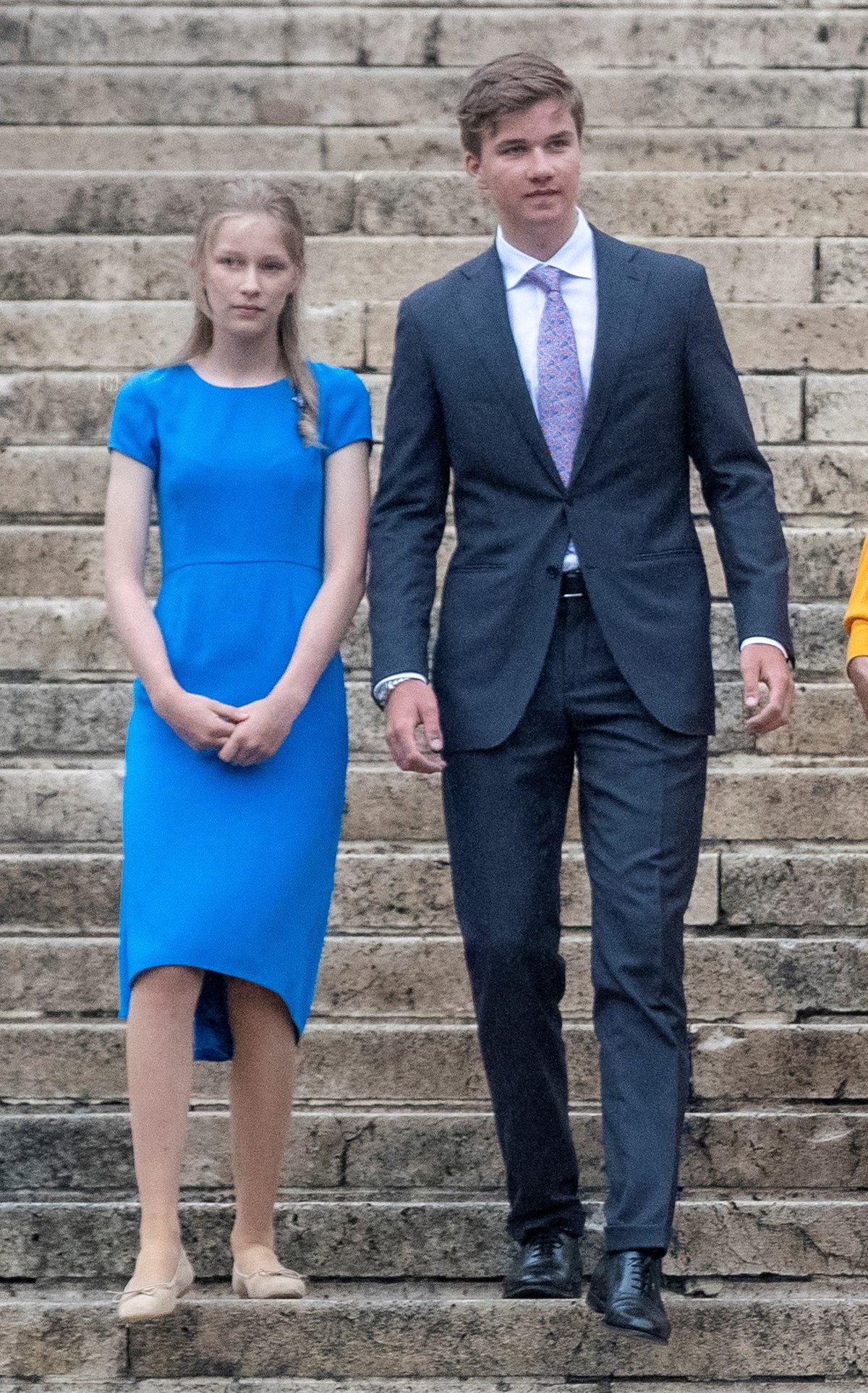 La famiglia reale del Belgio, il Principe Gabriel, la Regina Matilde del Belgio, il Re Filippo, la Principessa Ereditaria Elisabetta e il Principe Emmanuel arrivano per la messa Te Deum, in occasione della Festa Nazionale belga, presso la Cattedrale di San Michele e San Gudula a Bruxelles, il 21 luglio 2022