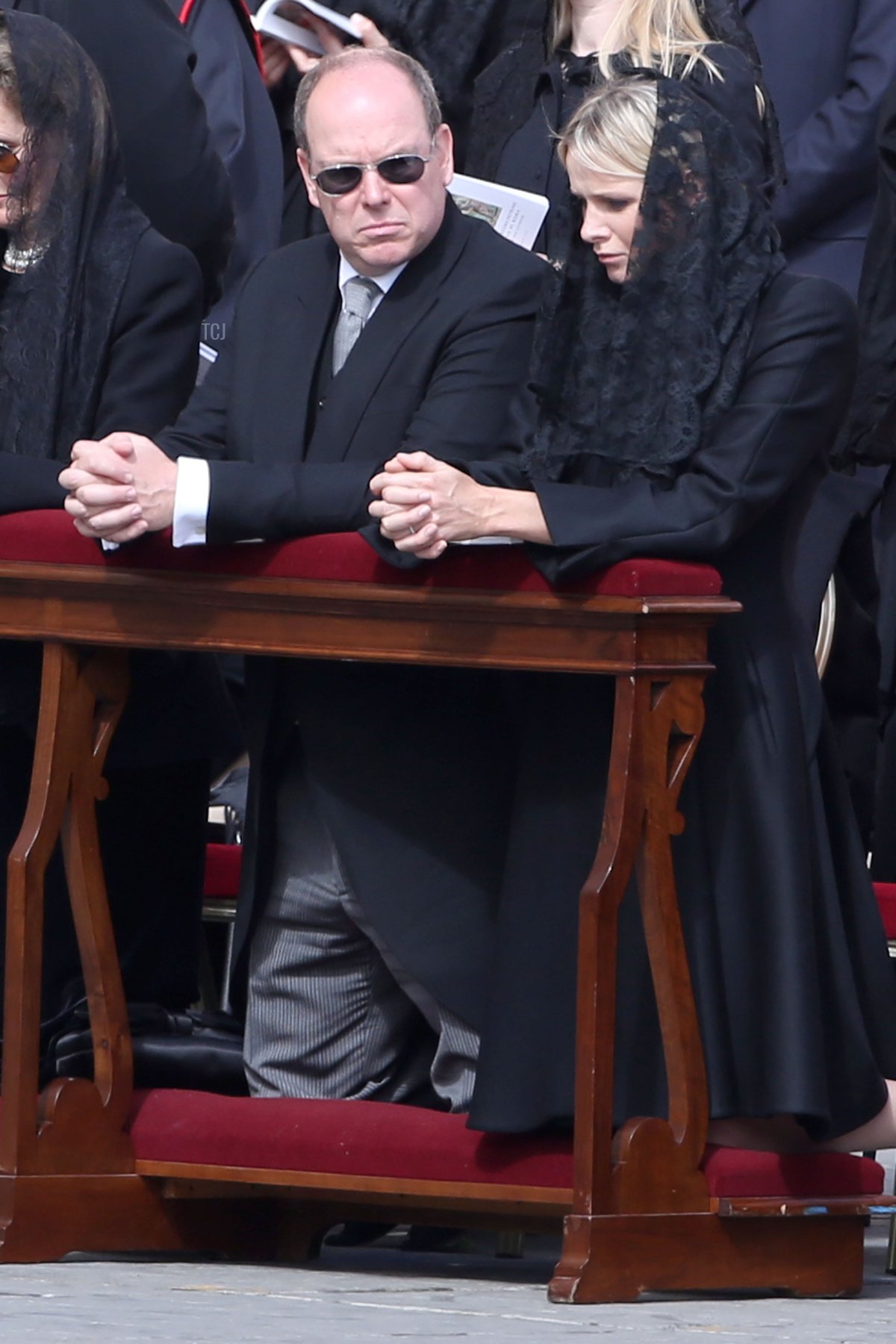 Il Principe Alberto II di Monaco e la Principessa Charlene partecipano alla Messa di inaugurazione di Papa Francesco in Piazza San Pietro il 19 marzo 2013