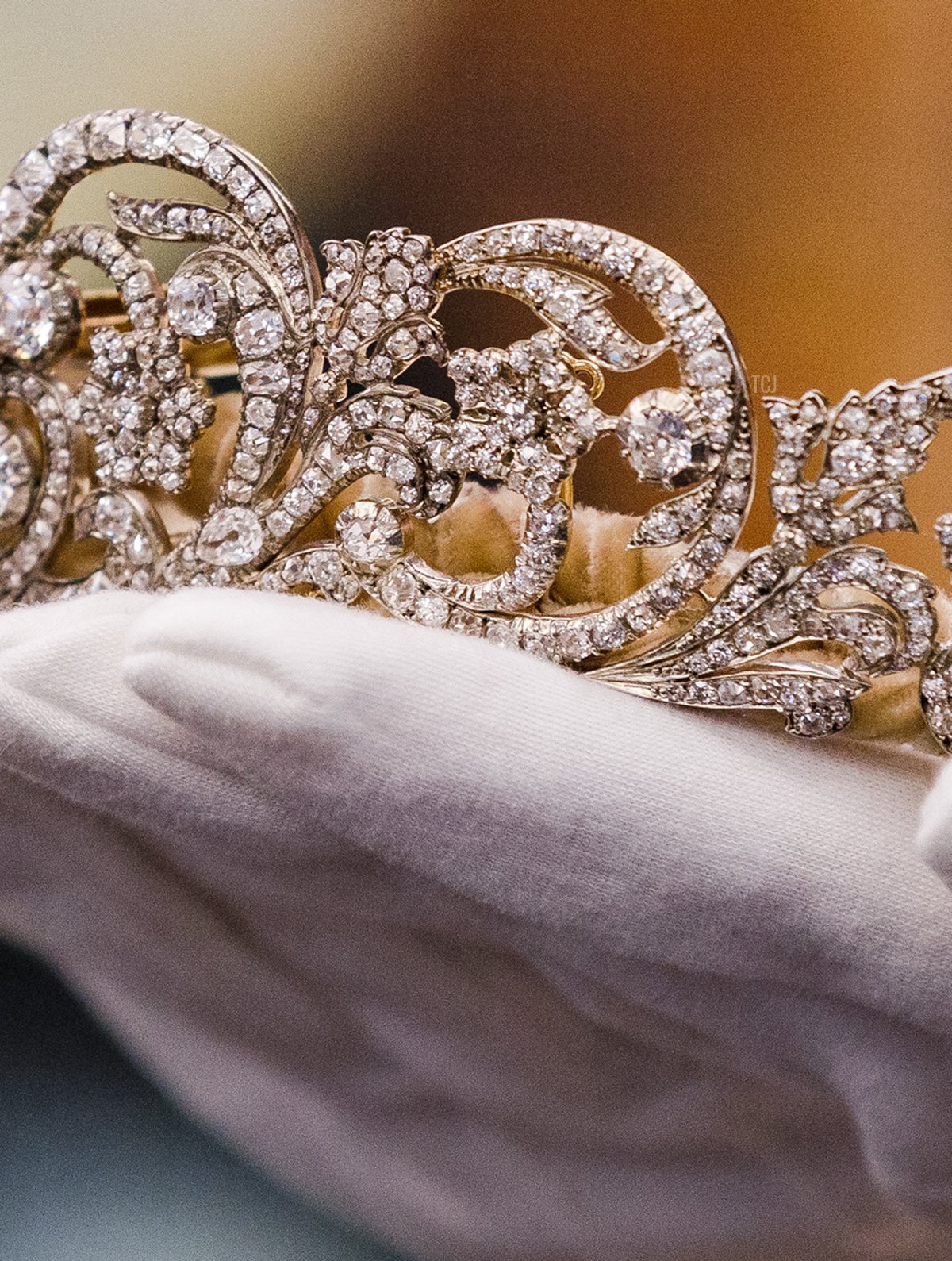 La Tiara Spencer, indossata dalla Principessa Diana nel giorno del suo matrimonio, in mostra da Sotheby's il 27 Maggio 2022 a Londra, Inghilterra