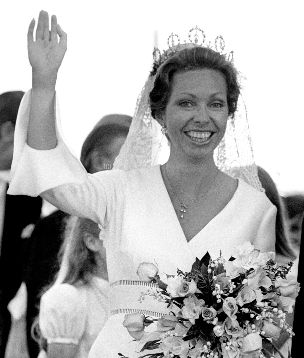 La Principessa svedese Cristina sposa Tord Magnusson nella chiesa del Palazzo di Stoccolma, durante il ricevimento pubbliche congratulazioni, 1974