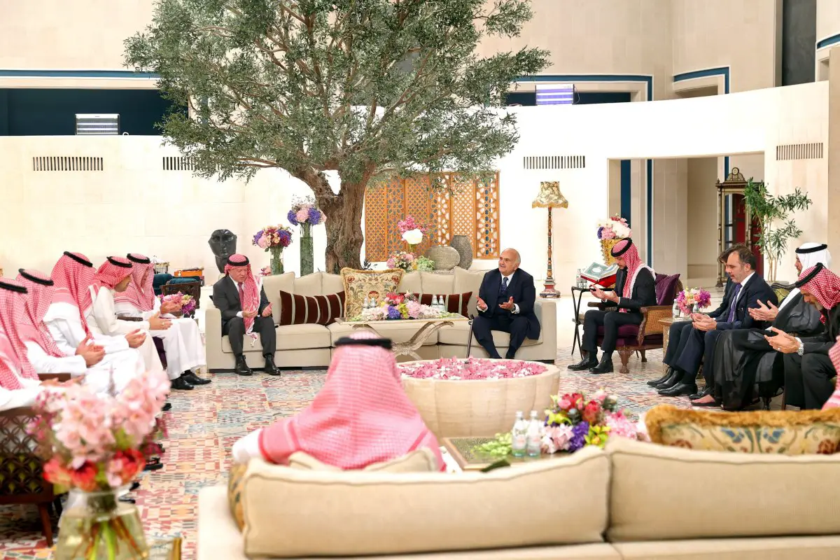 Durante il fidanzamento di Sua Altezza Reale il Principe Ereditario Al Hussein con la signorina Rajwa Khaled bin Musaed bin Saif bin Abdulaziz Al Saif, a Riyadh, in presenza delle Loro Maestà il Re Abdullah II e la Regina Rania