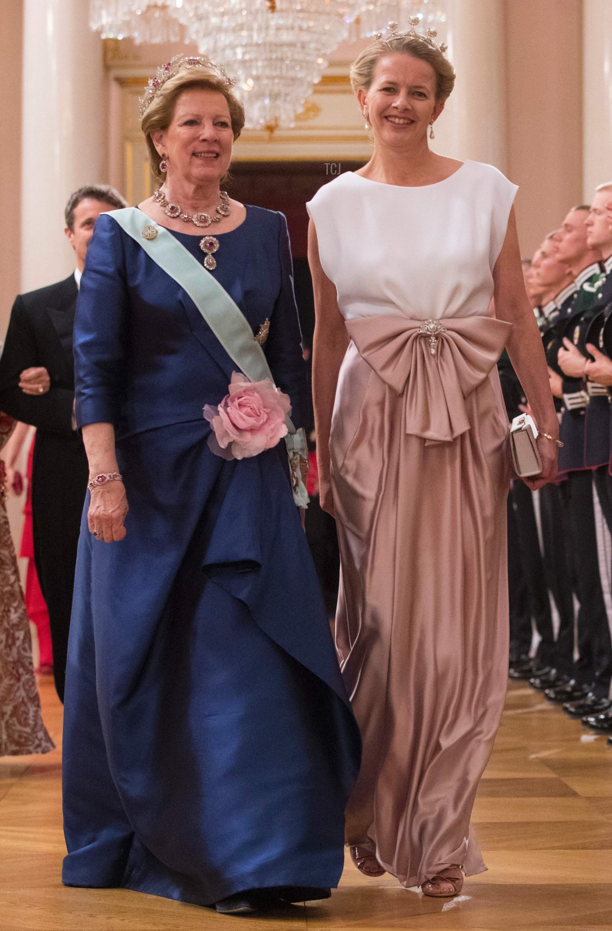 La Regina Anne-Marie di Grecia e la principessa Mabel di Oranje-Nassau dei Paesi Bassi arrivano per una cena di gala presso il Palazzo Reale di Oslo, Norvegia, il 9 maggio 2017 per festeggiare l'80° compleanno del Re e della Regina