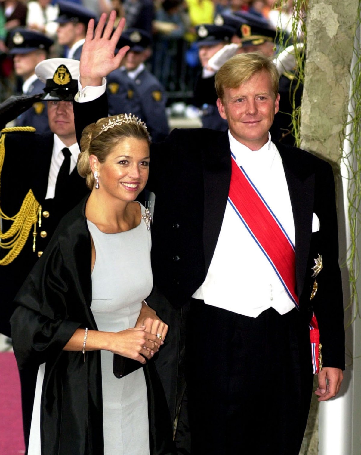 Il Principe ereditario Willem Alexander d'Olanda e la sua fidanzata Maxima Zorreguieta partecipano al matrimonio del Principe ereditario Haakon di Norvegia e Mette-Marit Tjessem Hoiby il 25 agosto 2001 alla Cattedrale di Oslo