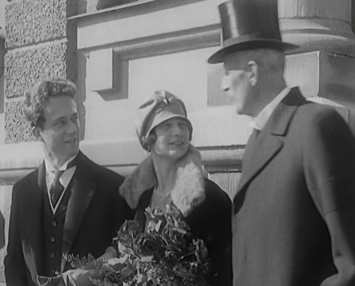 Il Duca di Brabant con la Principessa Astrid e il padre, il Principe Carlo, a Stoccolma, 1926 (Heritage Images/Alamy)