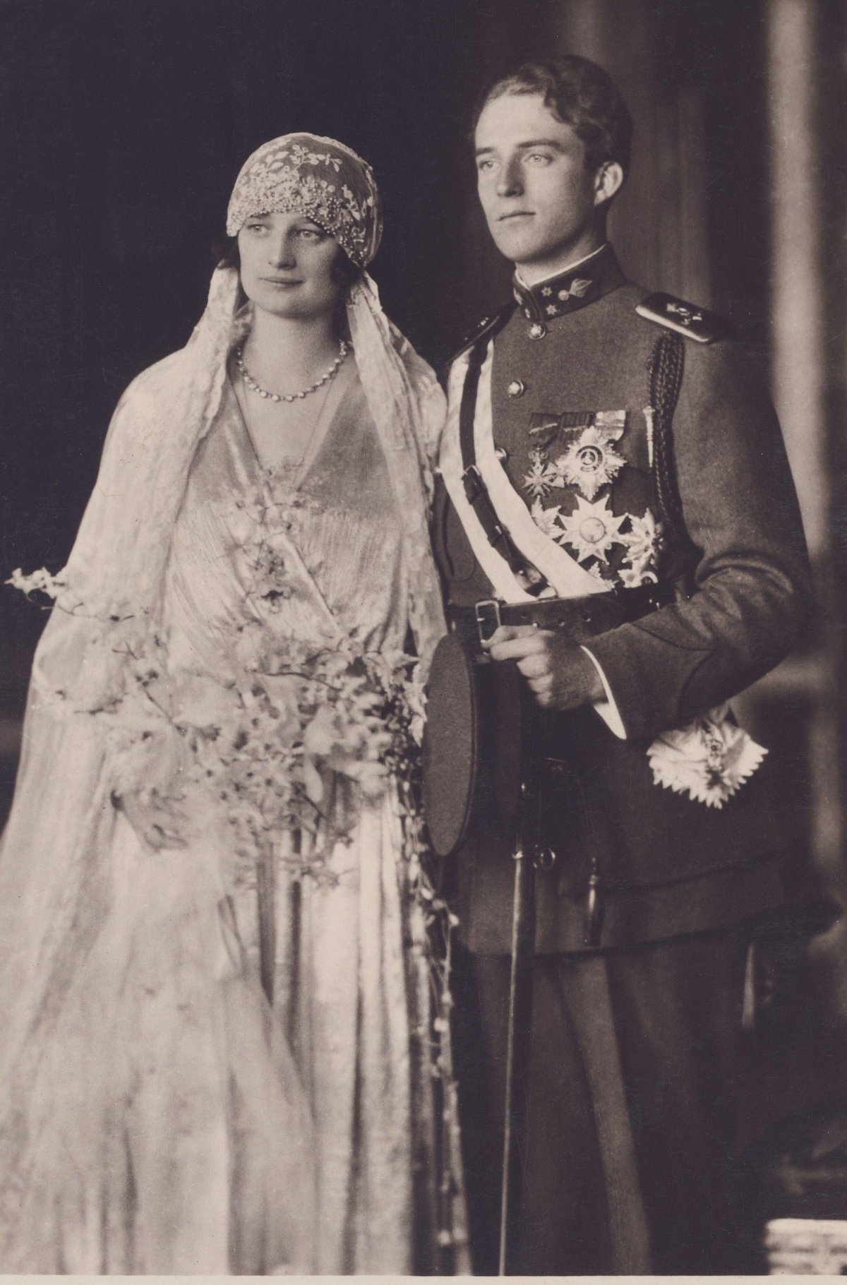 Il Duca di Brabant e la Principessa Astrid di Svezia nel giorno del matrimonio a Bruxelles il 10 novembre 1926 (Archivio GBB/Alamy)