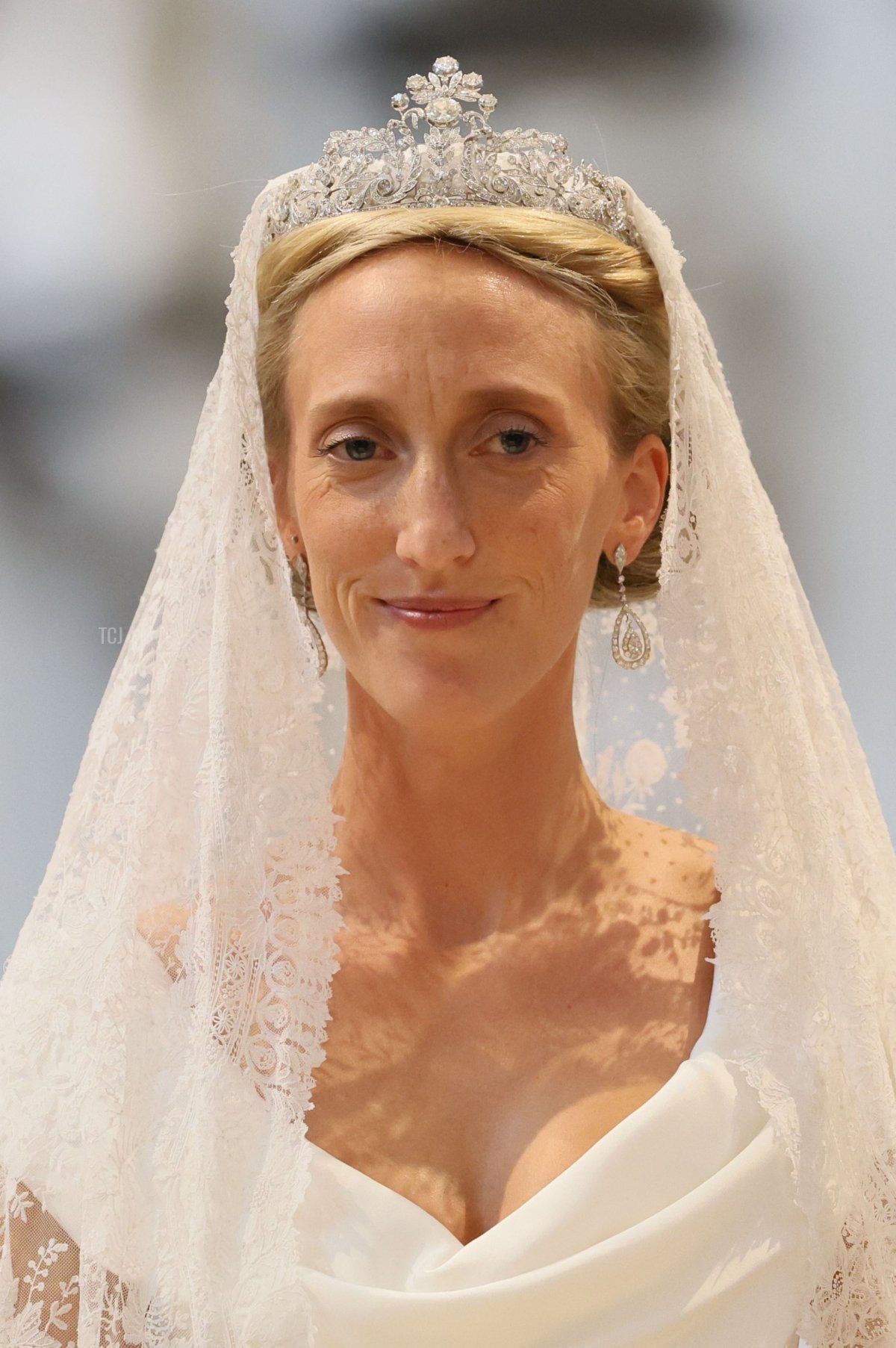 La Principessa Maria-Laura del Belgio reagisce durante la cerimonia di matrimonio con William Isvy, presso la Cattedrale di San Michele e San Gudula a Bruxelles il 10 settembre 2022